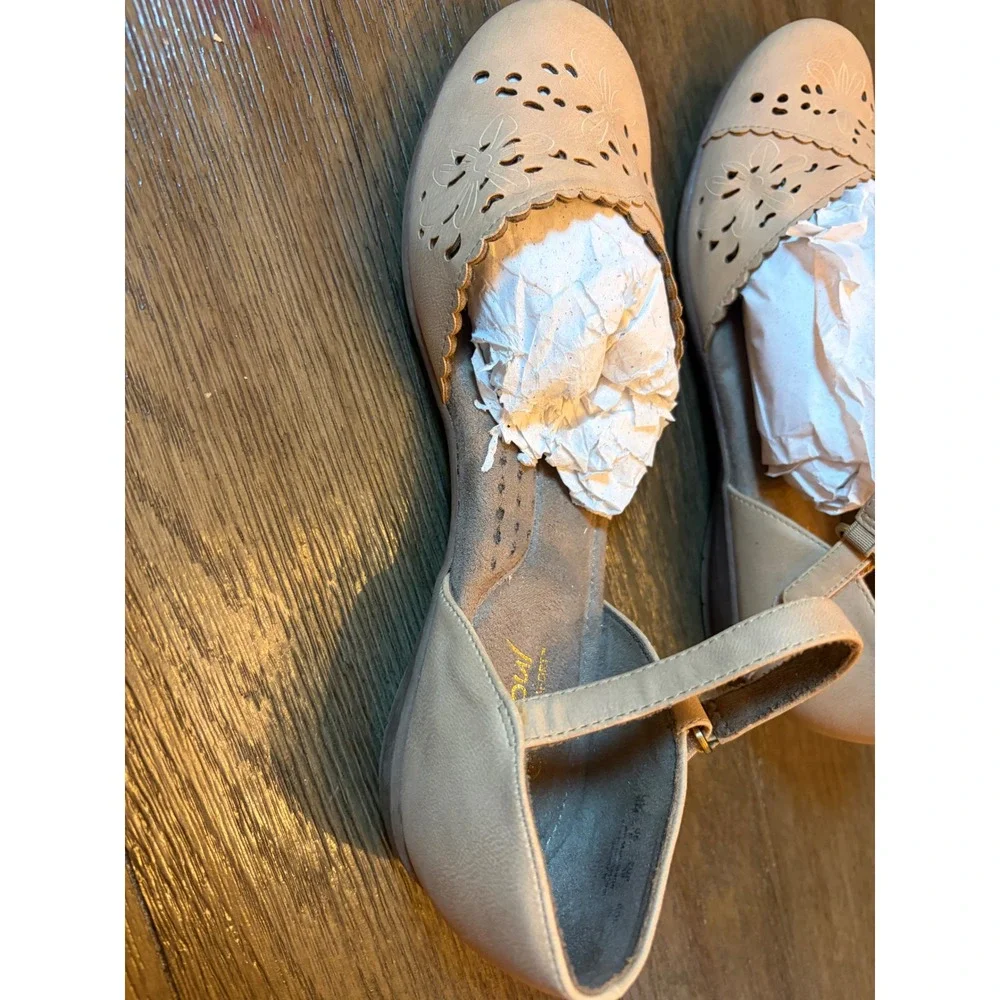 Natural Soul Mary Jane Flats Women 8M Tan Floral Laser Cut Scalloped Comfort